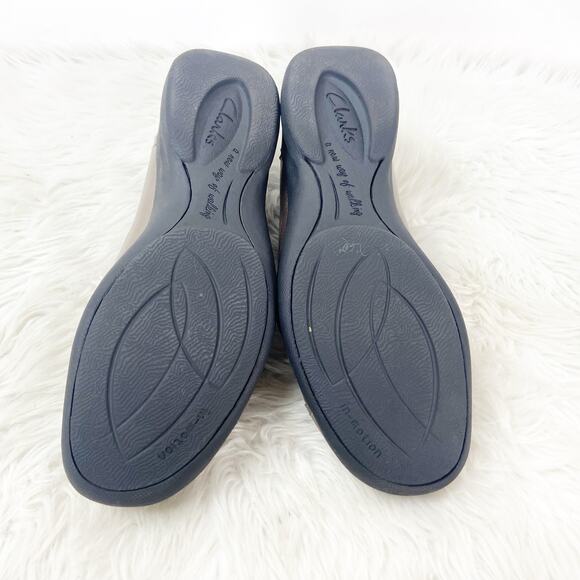 Clarks in Motion 9 Women's Bronze Gold Leather Slip On Round Toe Loafers Shoes - Picture 11 of 12